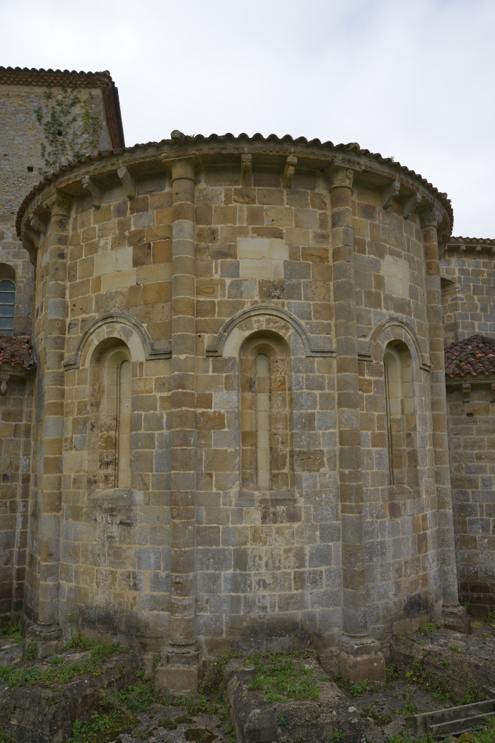 V>ista esterios del ábside de la capilla mayor de la iglesia del monasterio de Valdedios